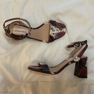 Antonio Melani 7.5 snake skin print heels